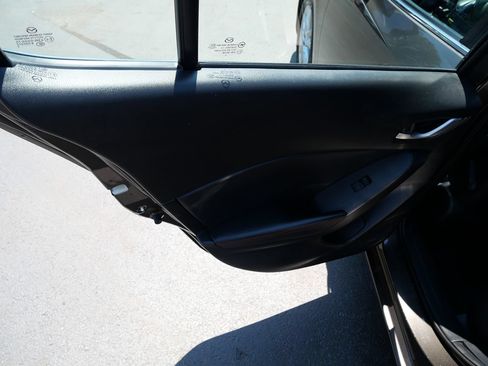 Used 2016 MAZDA MAZDA3 i Grand Touring FWD image 16