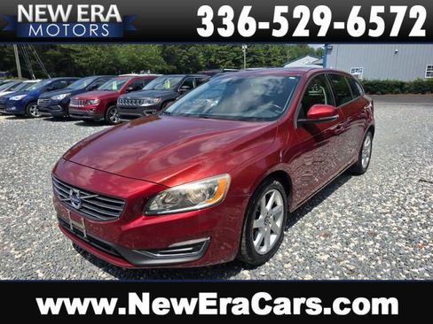 Used 2015 Volvo V60 T5 FWD image 1