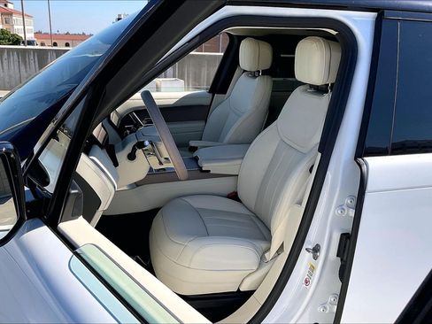 New 2026 Land Rover Range Rover Long Wheelbase SE AWD/4WD image 15