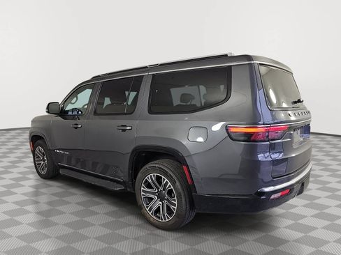 Used 2024 Jeep Wagoneer Series II w/ Flexible Seating Group RWD image 6