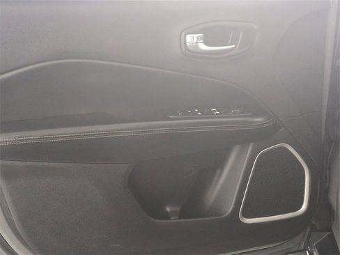 Used 2020 Jeep Compass Limited image 14