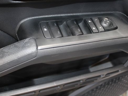 Used 2025 Toyota Tacoma TRD Off-Road AWD/4WD image 47