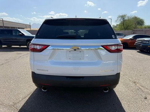 Used 2021 Chevrolet Traverse LT FWD image 6