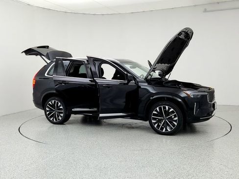 New 2026 Volvo XC90 B6 Plus w/ Protection Package Premier image 10