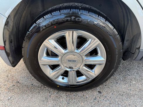 Used 2007 Lincoln MKX 2WD image 8