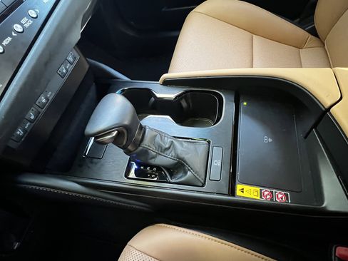 Used 2024 Lexus ES 350 w/ Premium Package FWD image 27