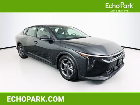Used 2025 Kia K4 LXS image 1