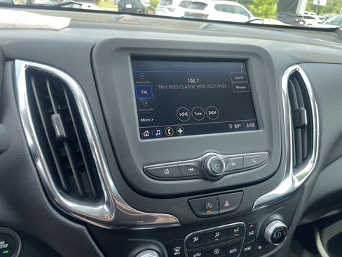 Used 2023 Chevrolet Equinox LT AWD/4WD image 12