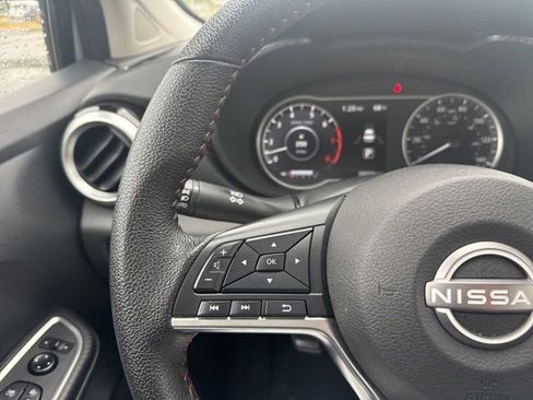 Used 2024 Nissan Versa SR FWD image 29