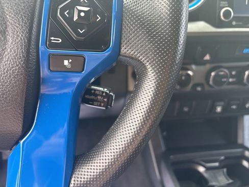 Used 2021 Toyota Tacoma TRD Sport AWD/4WD image 25