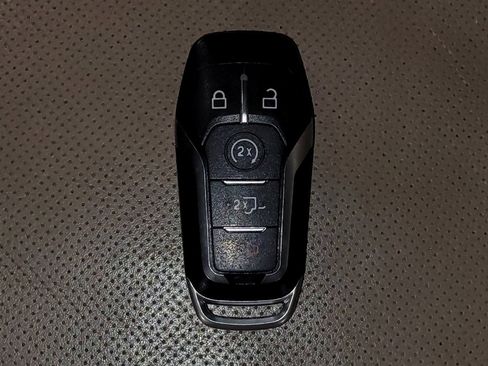 Used 2015 Ford F150 Lariat image 32