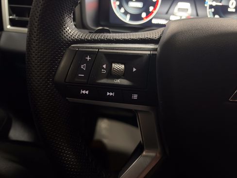 Used 2024 Mitsubishi Outlander SE Black Edition AWD/4WD image 14