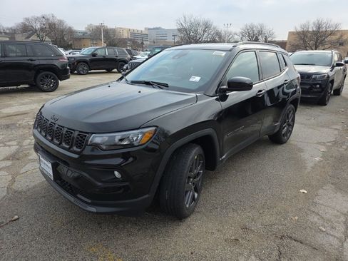 New 2026 Jeep Compass Latitude image 3