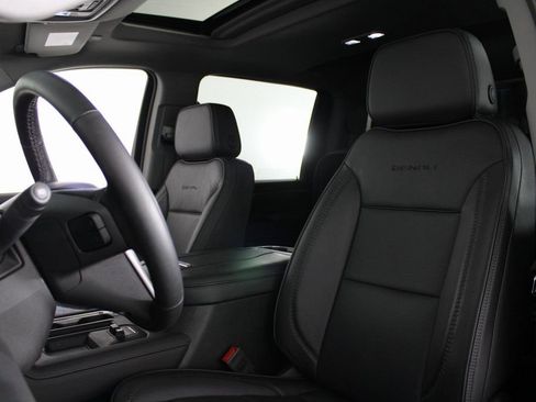 Used 2025 GMC Sierra 2500 Denali w/ Denali Reserve Package image 19