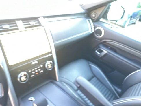 Used 2023 Land Rover Discovery HSE R-Dynamic AWD/4WD image 13