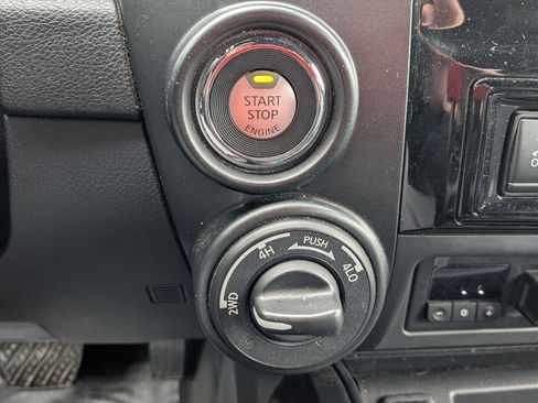 Used 2021 Nissan Titan PRO-4X w/ Pro-4x Convenience Package image 28