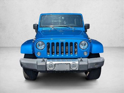 Used 2015 Jeep Wrangler Unlimited Sahara w/ Max Tow Package AWD/4WD image 2