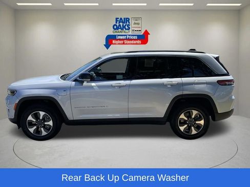 Used 2023 Jeep Grand Cherokee 4WD 4xe w/ Luxury Tech Group II image 10