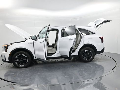 Certified 2025 Kia Sorento S image 59