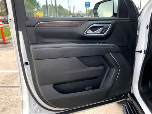 Used 2021 Chevrolet Suburban Commercial image 20