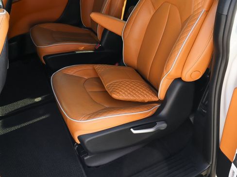 Used 2022 Chrysler Pacifica Pinnacle image 47