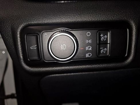 Used 2023 Ford Explorer ST-Line image 12