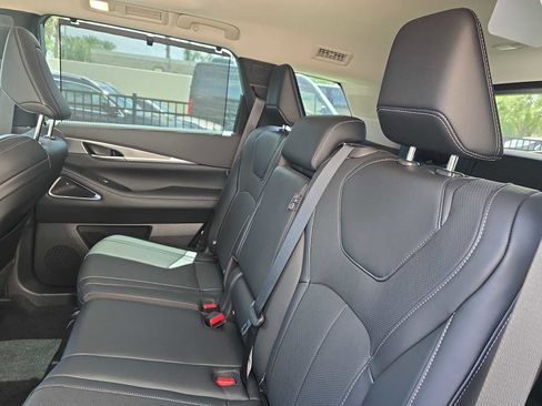 New 2026 INFINITI QX60 Luxe w/ Cargo Package FWD image 16