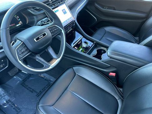 Used 2024 Jeep Grand Cherokee Limited 4xe image 10