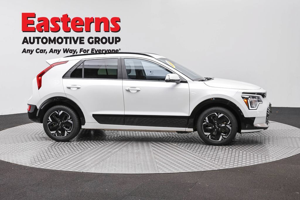 Used 2023 Kia Niro Wind w/ Wind Preserve Package FWD image 4