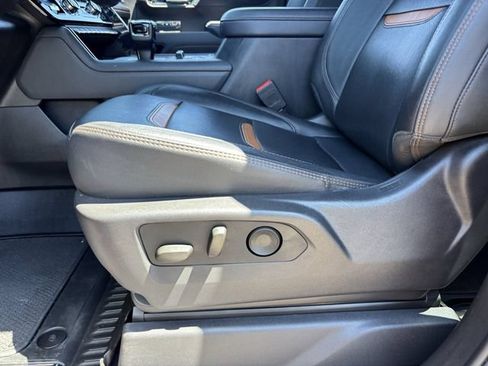 Used 2025 GMC Sierra 1500 AT4 w/ AT4 Premium Package AWD/4WD image 19