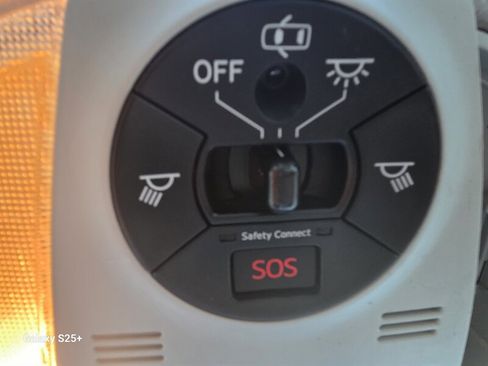 Used 2014 Toyota Prius image 39