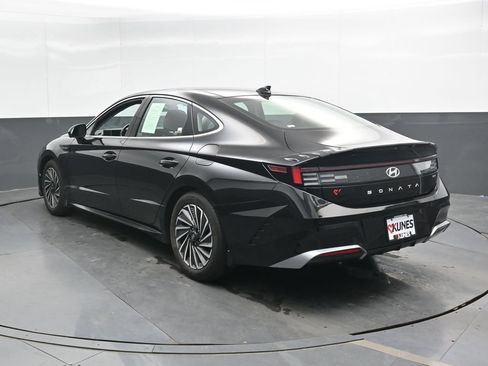 Used 2025 Hyundai Sonata Limited FWD image 9