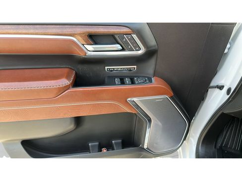 Used 2022 GMC Sierra 1500 Denali Ultimate AWD/4WD image 11
