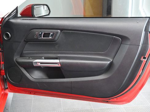 Used 2016 Ford Mustang GT RWD image 17