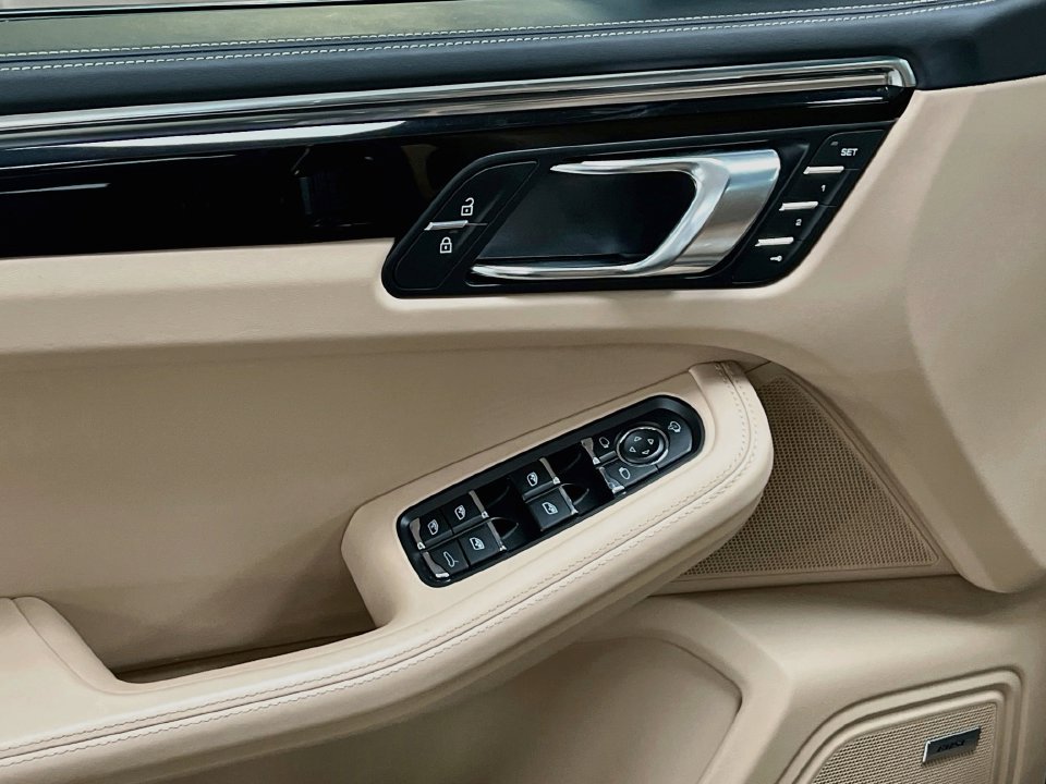 Certified 2026 Porsche Macan AWD/4WD image 20