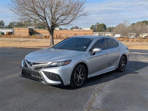 Used 2024 Toyota Camry SE w/ Convenience Package image 7