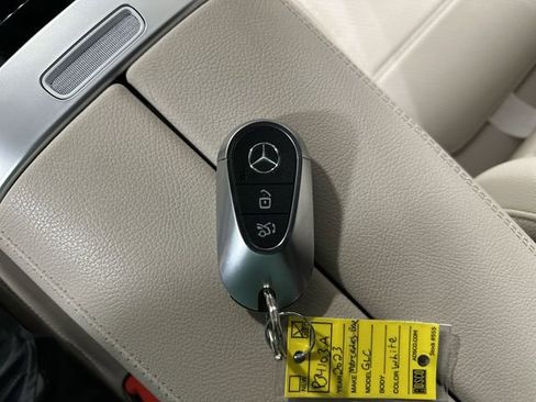 Used 2023 Mercedes-Benz GLC 300 4MATIC image 33