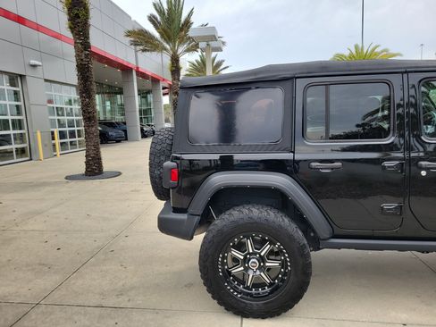 Used 2022 Jeep Wrangler Unlimited Sport image 6