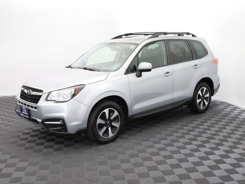 Used 2018 Subaru Forester 2.5i Premium w/ All-Weather Package AWD/4WD image 5