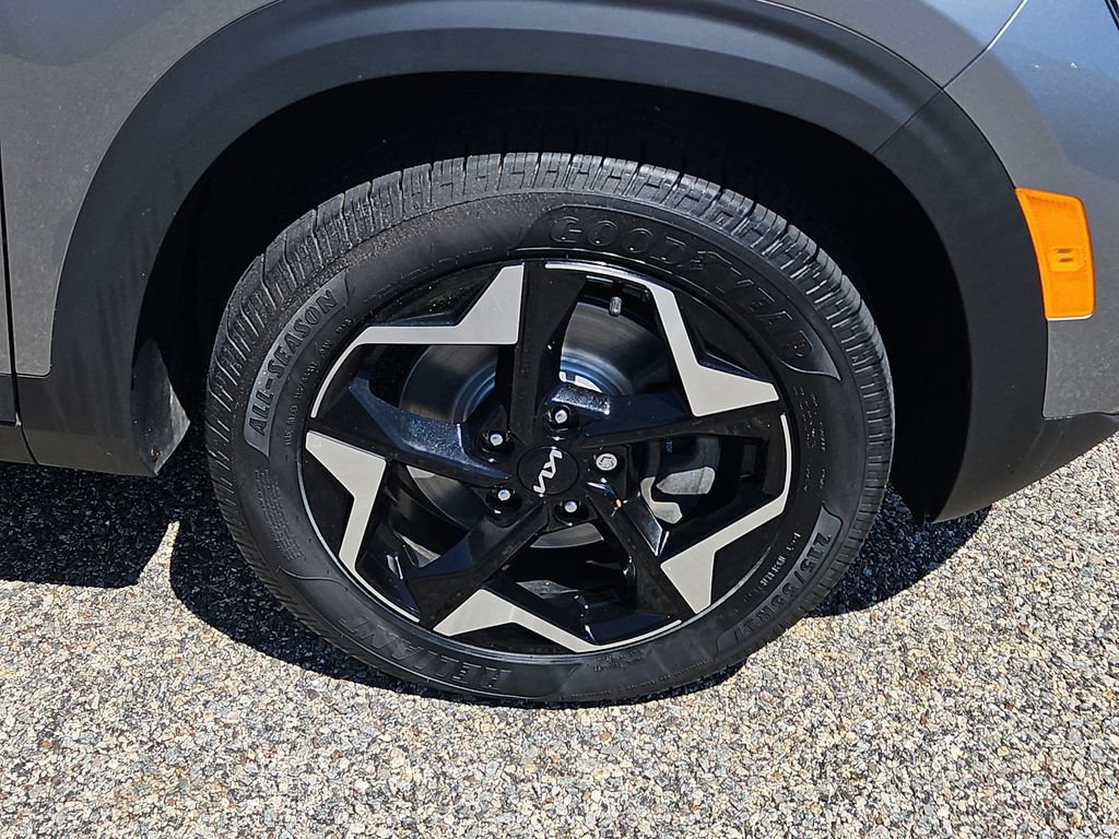 Certified 2024 Kia Seltos EX AWD/4WD image 10