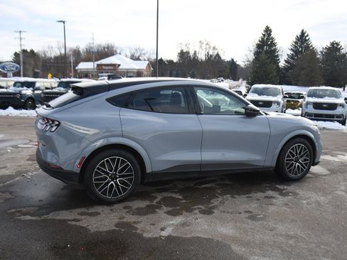 Used 2025 Ford Mustang Mach-E Premium image 7