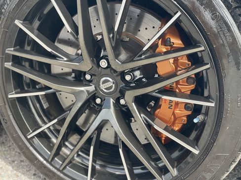 Used 2020 Nissan GT-R Premium w/ Premium Interior Package AWD/4WD image 7