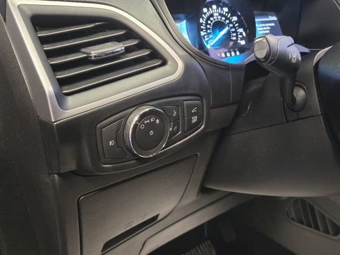 Used 2022 Ford Edge SEL w/ Convenience Package image 12