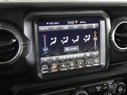 Used 2023 Jeep Wrangler Unlimited Sahara w/ Cold Weather Group AWD/4WD image 28