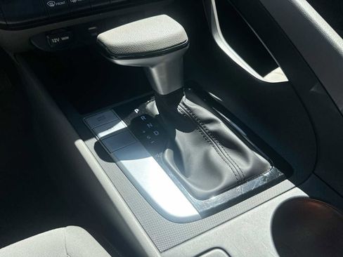 Used 2024 Hyundai Elantra SEL image 21