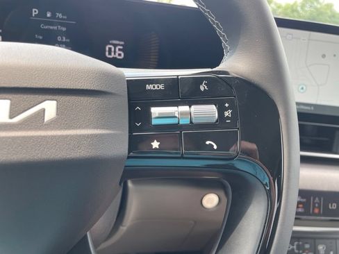 New 2027 Kia Carnival EX FWD image 27
