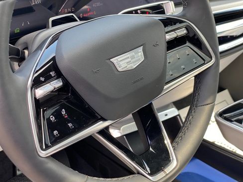 Used 2024 Cadillac Lyriq Luxury image 18