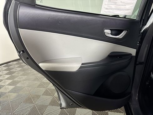 Used 2023 Hyundai Kona Limited image 20