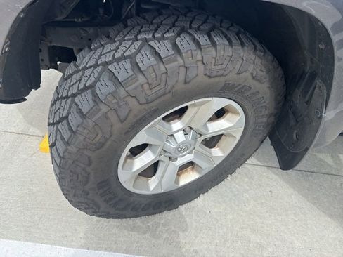 Used 2015 Toyota 4Runner SR5 AWD/4WD image 16