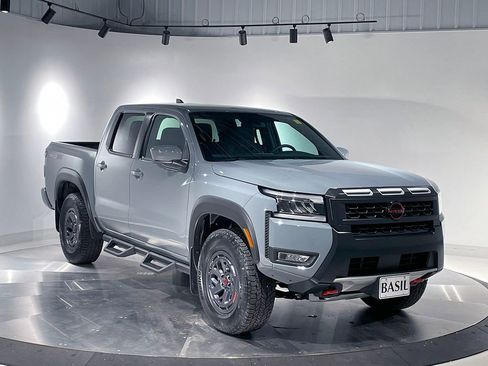 Used 2025 Nissan Frontier PRO-4X image 38